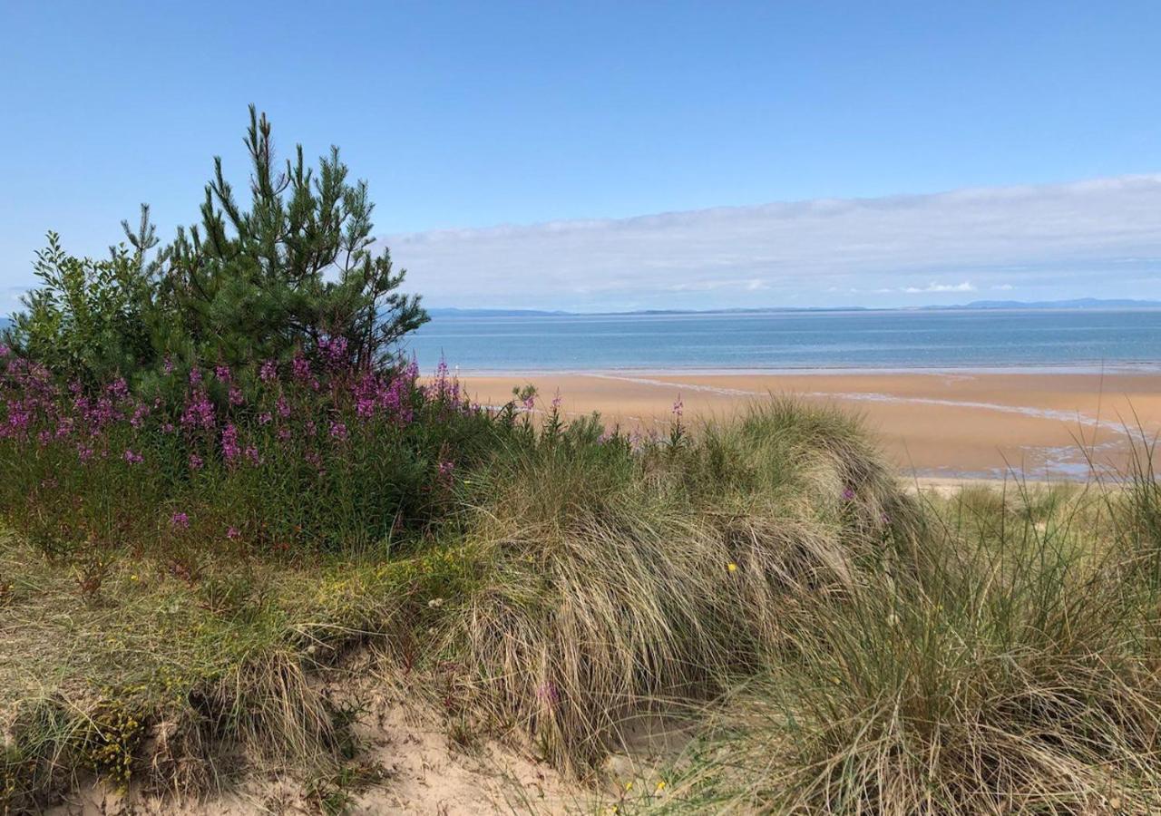 The Tower, Moray Firth Holiday Home Kinloss Экстерьер фото
